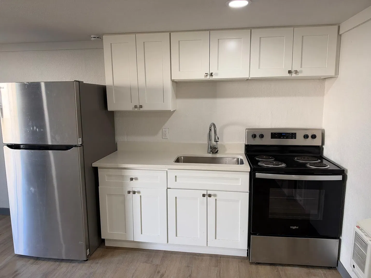1 bed, 1.0 bath, 450 sqft, $1,350 — Photo 1