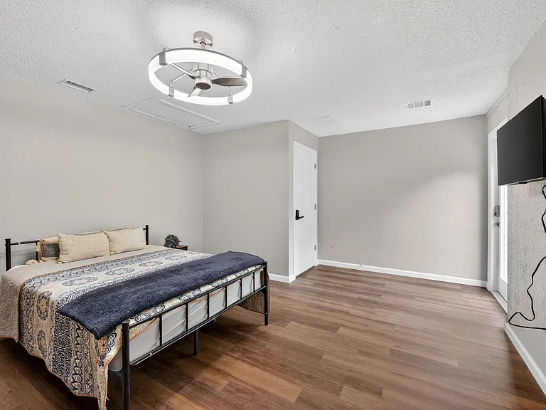 1057 Tropical Ave NW — Photo 27