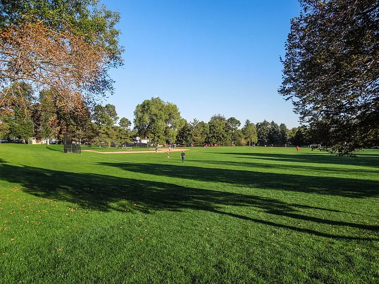 Enjoy Congress Park, which features eight tennis courts, several athletic fields, a children's playground, a picnic pavilion, and one of Denver's public outdoor swimming pools. The Congress Park neighborhood is Denver's largest historic district!