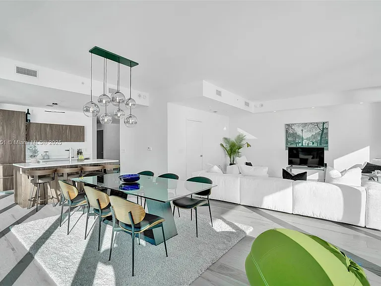 480 NE 31st St #1401 — Photo 7