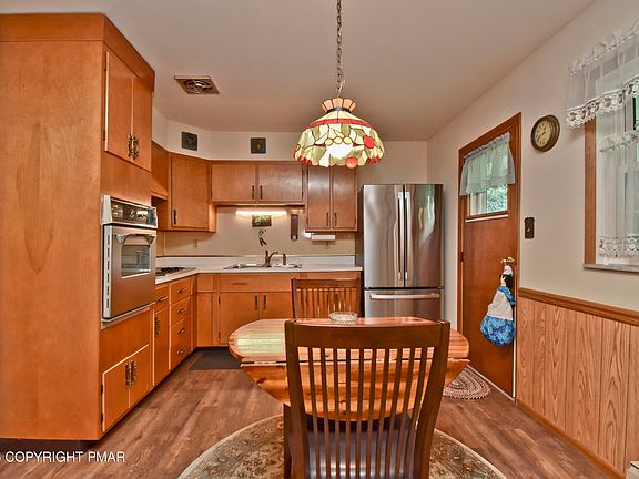 4th image of 827 Somers Ln