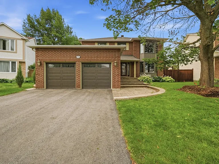 766 Lalande Ter — Photo 1