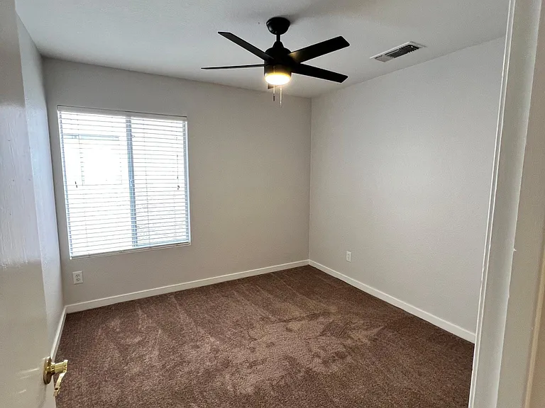 149 W Gary Way — Photo 8