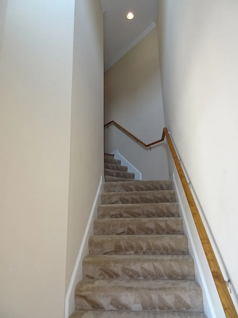 3 beds condo with a golf course view in Braemar Creek for Rent — Photo 2