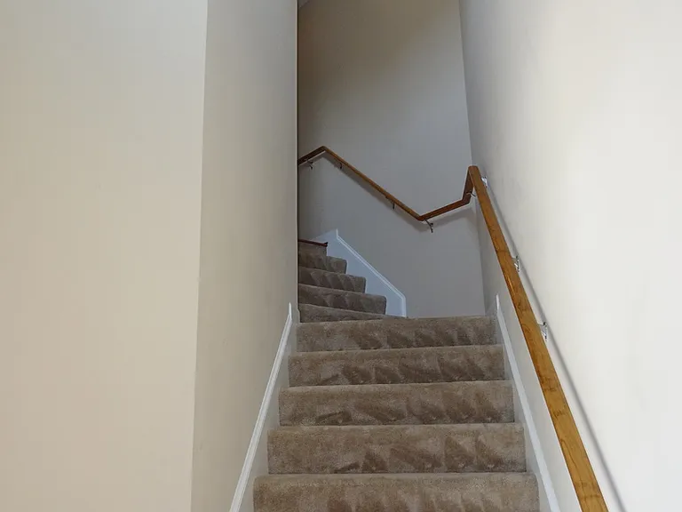 802 Braemar Crk — Photo 2