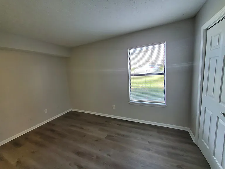 1100 Horsemans Ln #26 — Photo 15