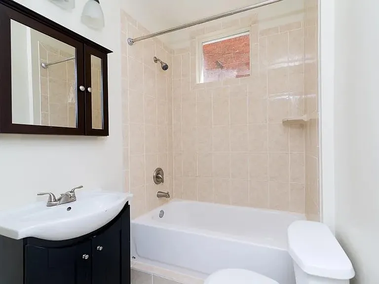 1603 A St SE #2 — Photo 3
