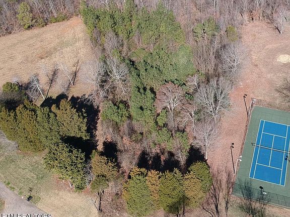 5th image of Fairlane Dr