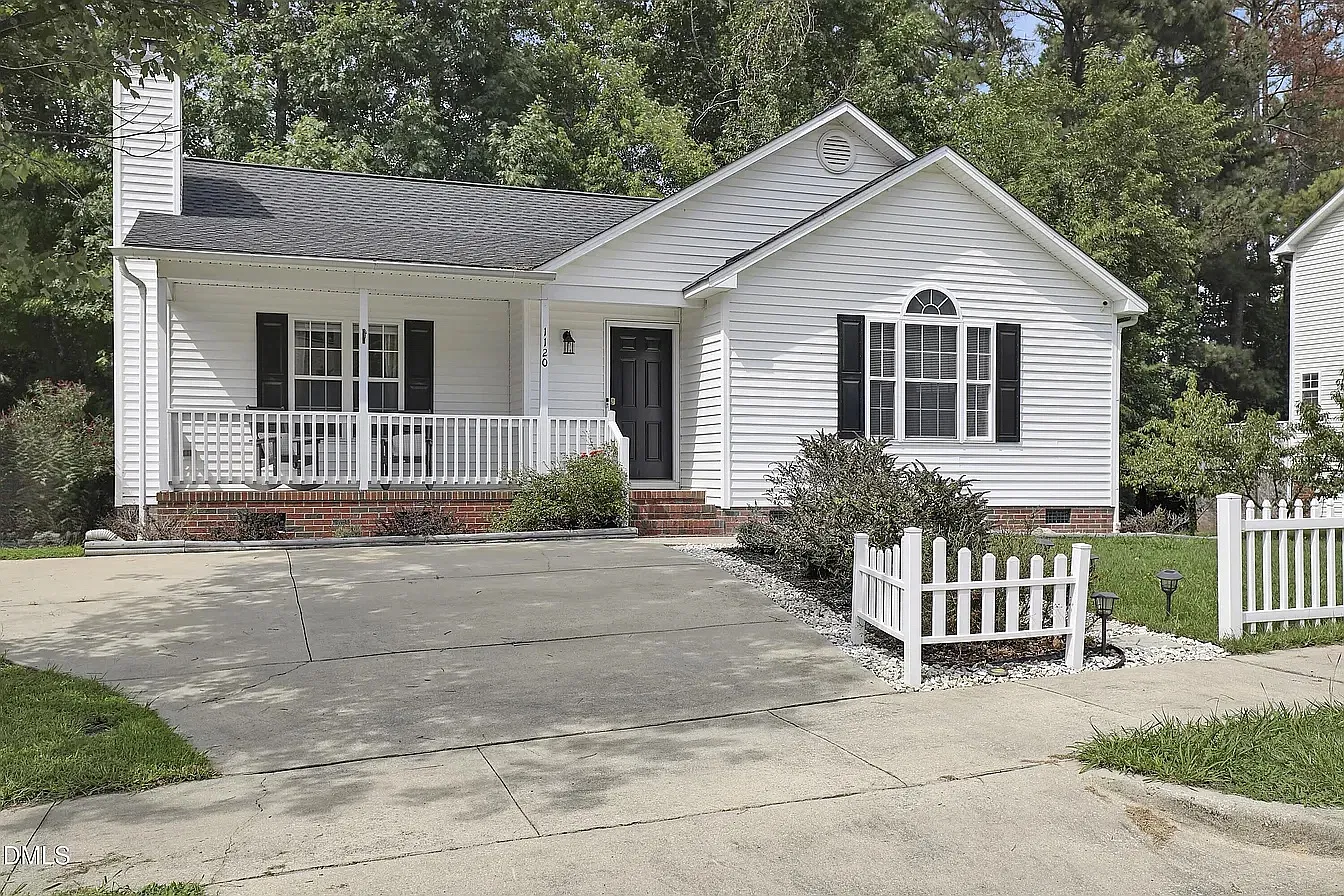 3 bed, 1243 sqft, $1,650 — Photo 1