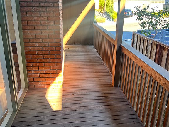 front door sitting area