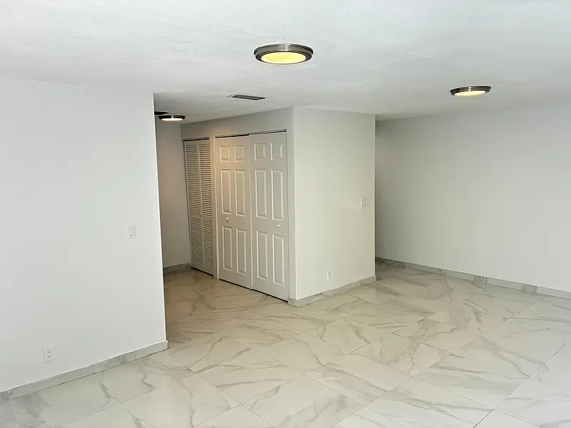 Building Photo - 1530 Ryar Rd #3