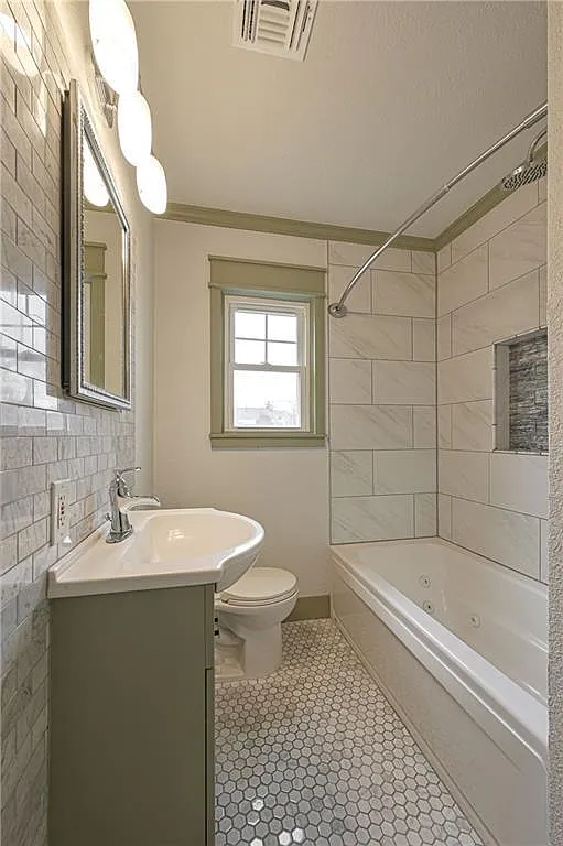 1710 Northwest 40th Street - 1 — Photo 4