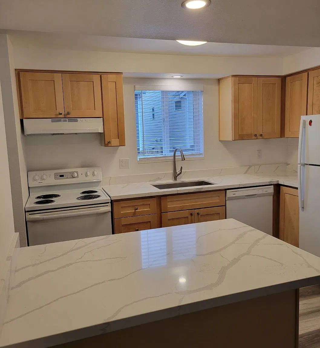 2 bed, 1.0 bath, 902 sqft, $2,000 — Photo 1