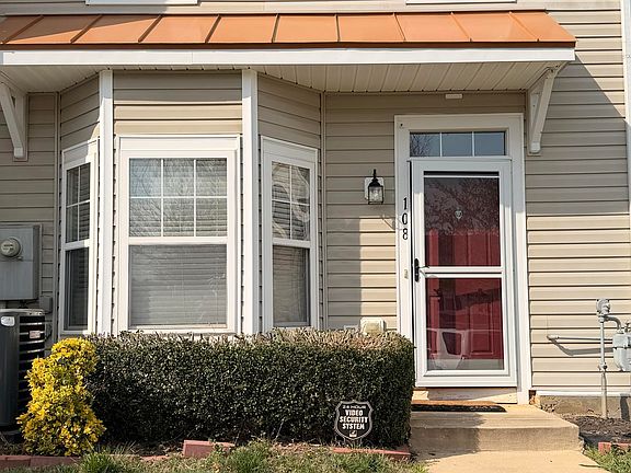 3rd image of 2211 Raven Rd Unit 108