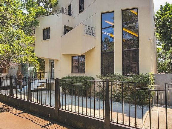 2nd image of 1251 W Dickens Ave