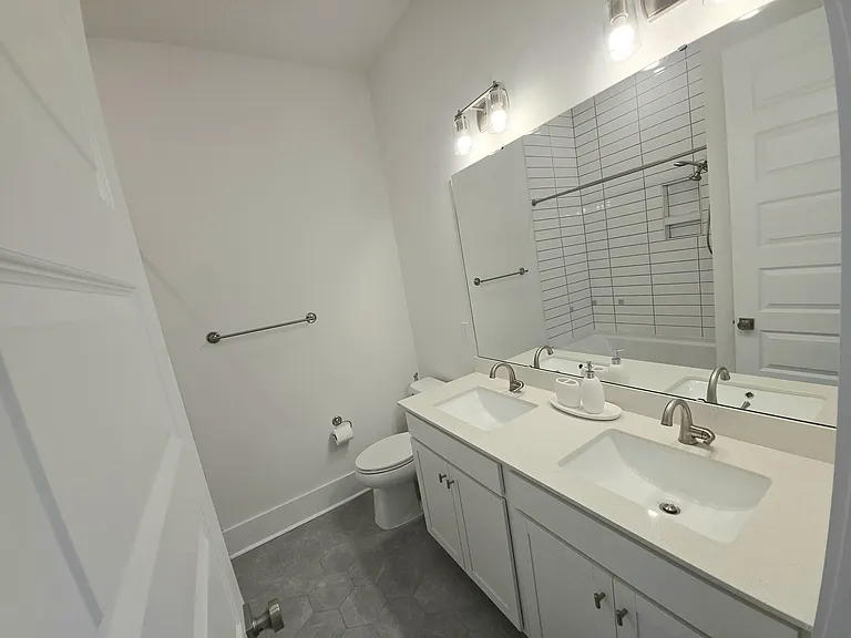352 Trailmore Ln — Photo 16