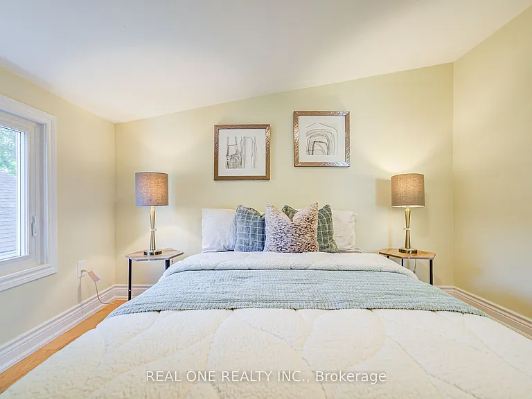 4052 Saint James Ave — Photo 26