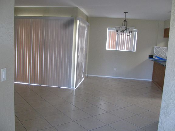 Dinning Area & Family Room
