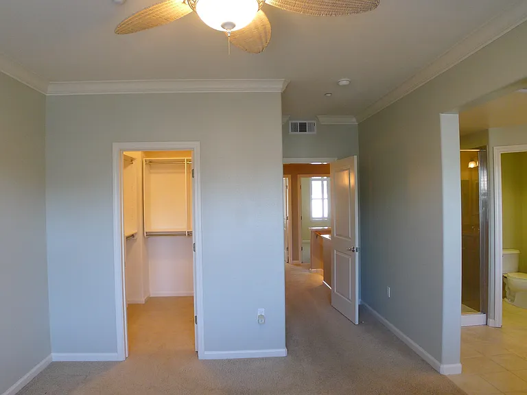 1910 Northshore Dr — Photo 12