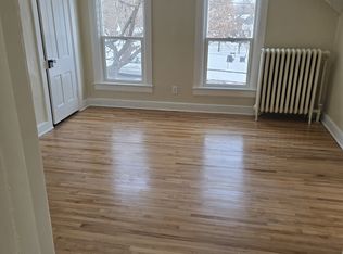 189 Maple St UNIT 2, Saint Paul, MN 55106