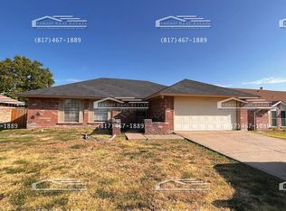 2422 Channing Dr, Grand Prairie, TX 75052