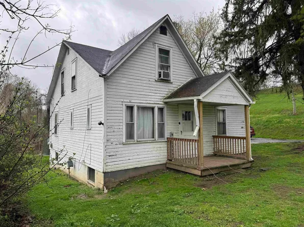 1828 Country Club Rd, Fairmont, WV 26554