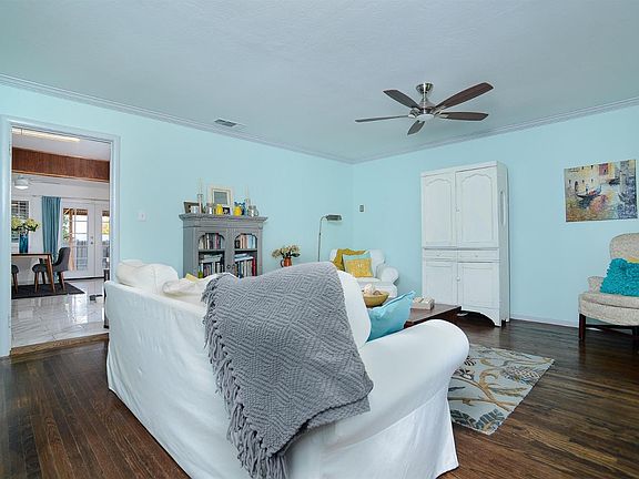 4th image of 5636 Helen Way