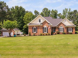 6708 Wavcott Dr, Fuquay Varina, NC 27526