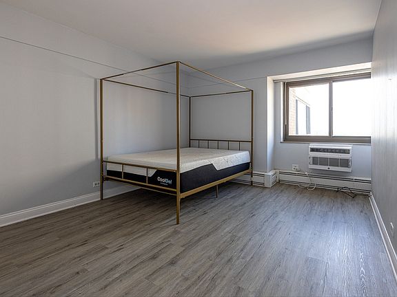 5th image of 7337 S South Shore Dr APT 1024