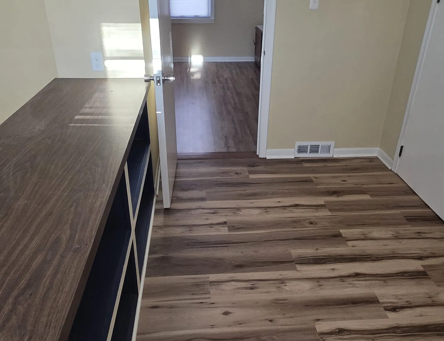 Dale Ave, Center Line — Photo 2