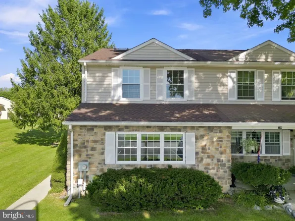 736 Springfield Ct, Downingtown, PA 19335