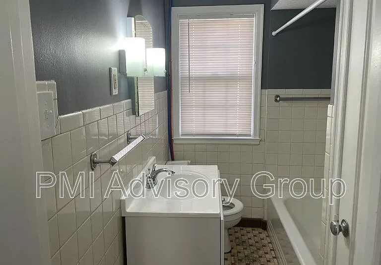 3220 SW Huntoon St #2 — Photo 4