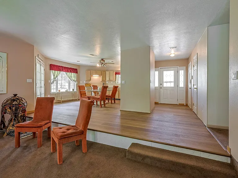 8 Vick Rd — Photo 5