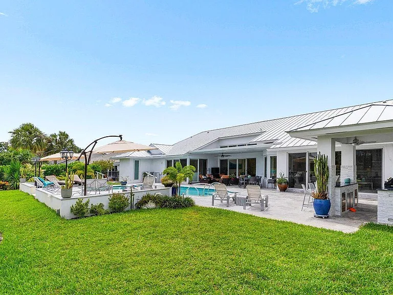 11164 Boca Woods Ln — Photo 36
