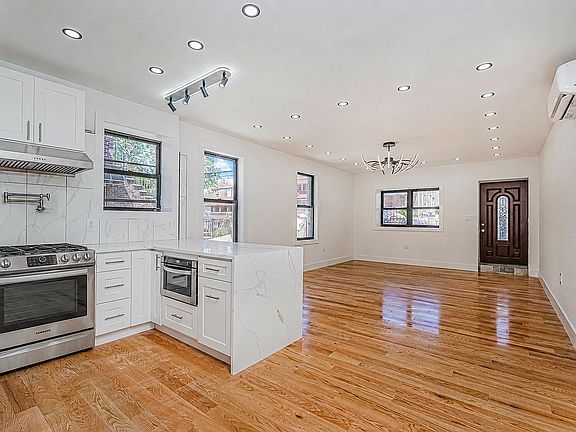 3rd image of 994 E 54th St