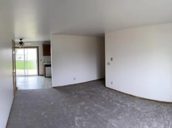 Parkwood Lane, 623 Parkwood Ln APT 4, Jefferson, WI 53549