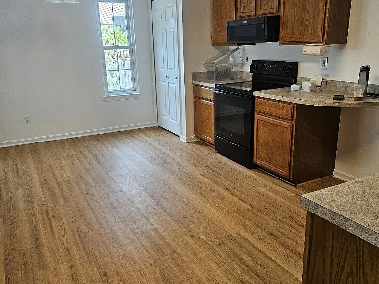 Large Eat in Kitchen