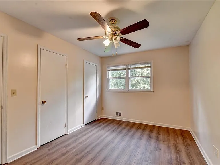 268 Allen Ct SW — Photo 36
