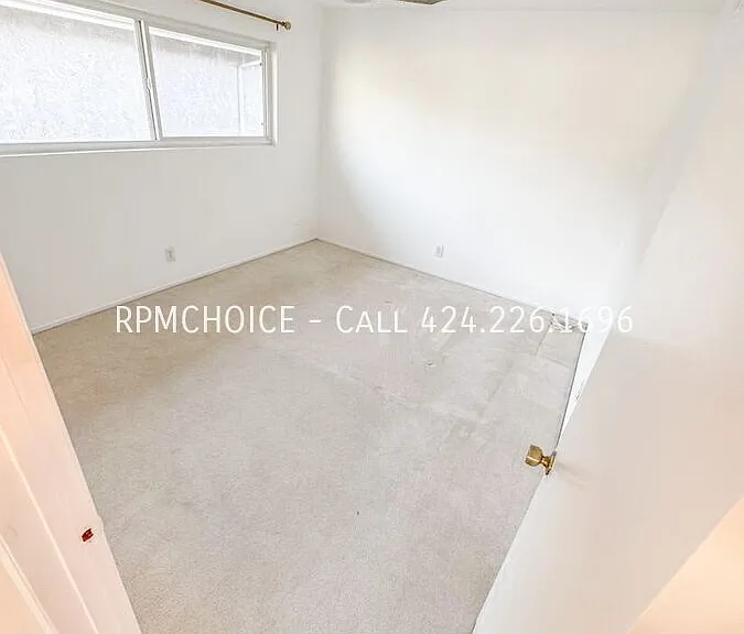 23821 Stanhurst Ave — Photo 30
