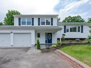 6 Meredith Rd, Edison, NJ 08817