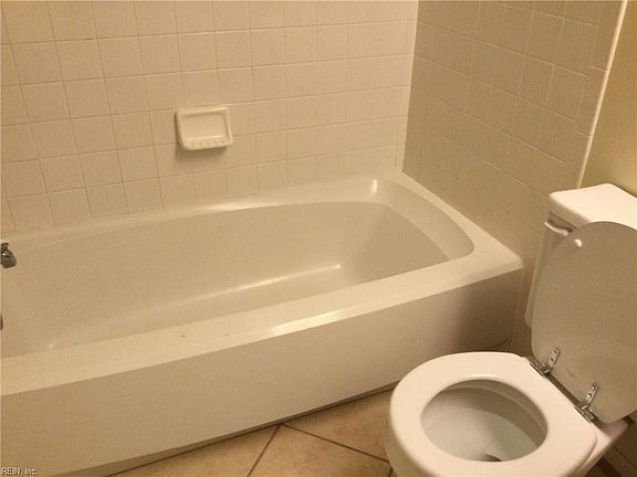 3rd image of 317 Wimbledon Chas APT A
