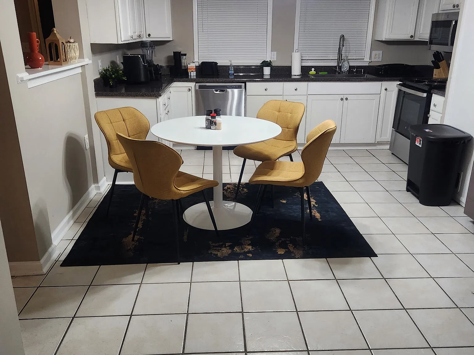 4 bed, 1216 sqft, $1,300 — Photo 3