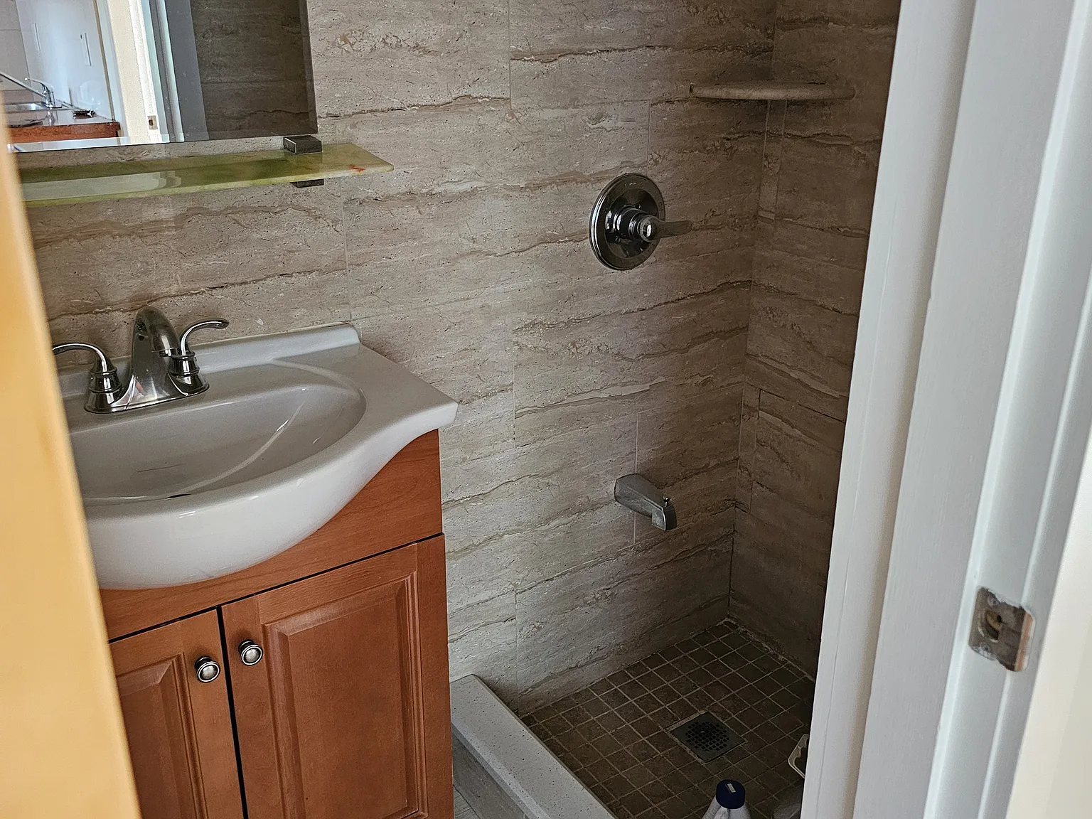 2 bed, 800 sqft, $2,295 — Photo 3