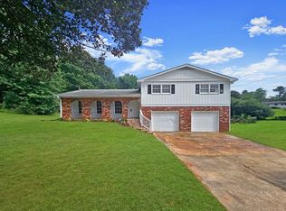 750 Pine Lake Dr NW, Marietta, GA 30064