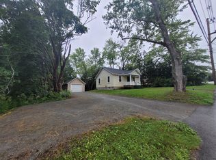 7 Island Ave, Orono, ME 04473