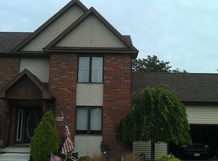 7351 Pendale Dr, North Tonawanda, NY 14120