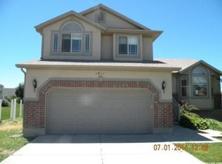 1911 Dallas St, Syracuse, UT 84075