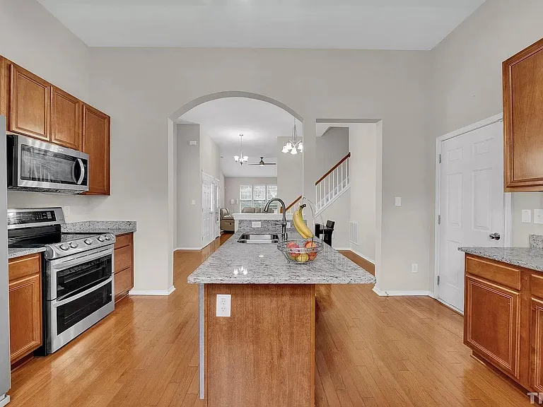 401 Courthouse Dr — Photo 8