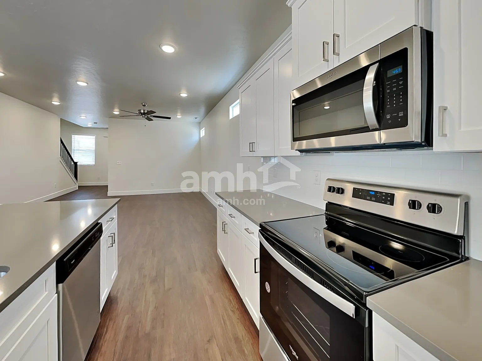 3 bed, 2.5 bath, 1889 sqft, $2,775 — Photo 4