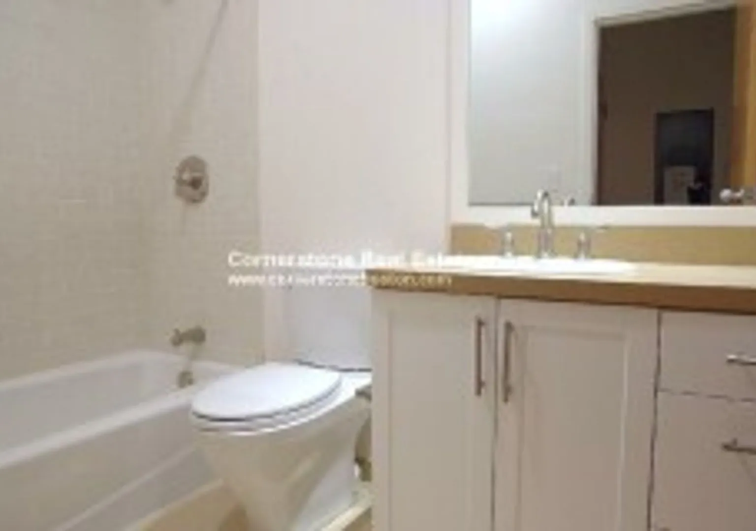 Emerson/Suffolk - 2 Bedroom Apt - 9/1 No Broker Fee — Photo 4